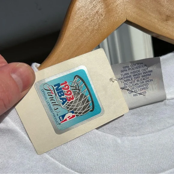 💥SOLD💥 NWT Vintage 1993 Chicago Bulls 🏀 NBA Finals tee shirt Spectator - Picture 5 of 16